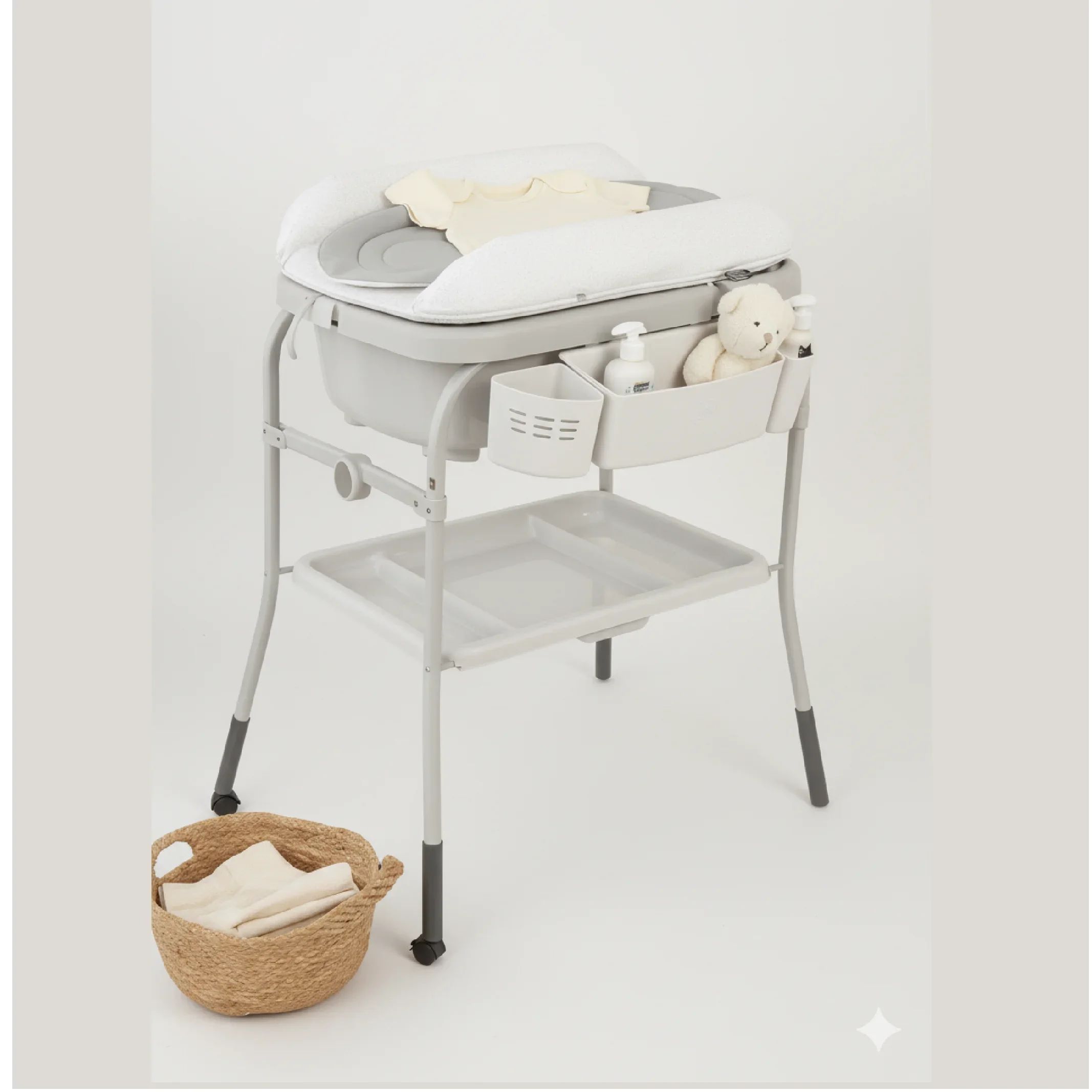 Chicco Cuddle and Bath with Foldable Changing Mat — Bath — Chikaro